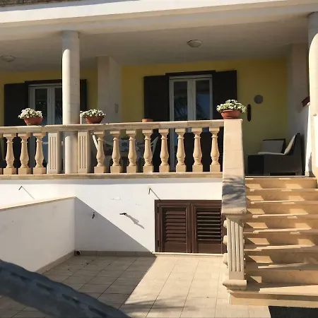Lu-bene Apartman Torre Pali